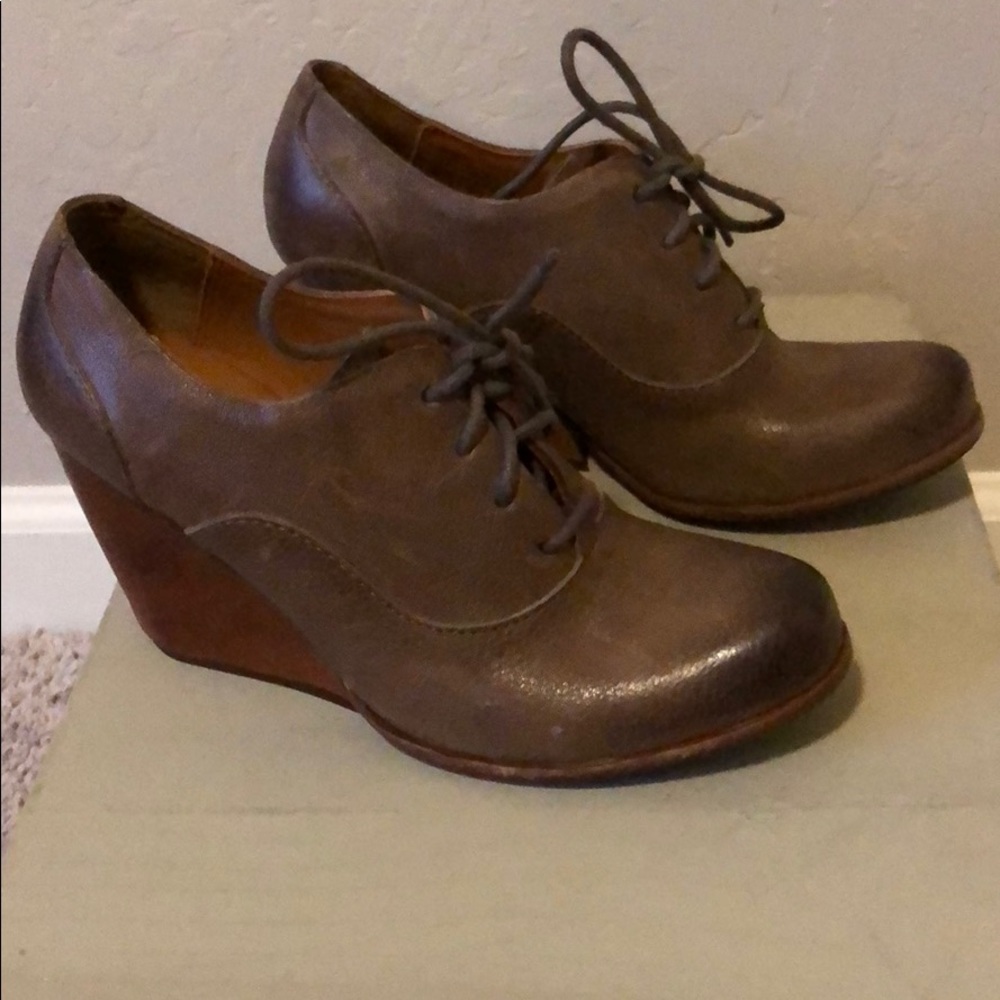 Kork Ease tan leather booties sz 7.5